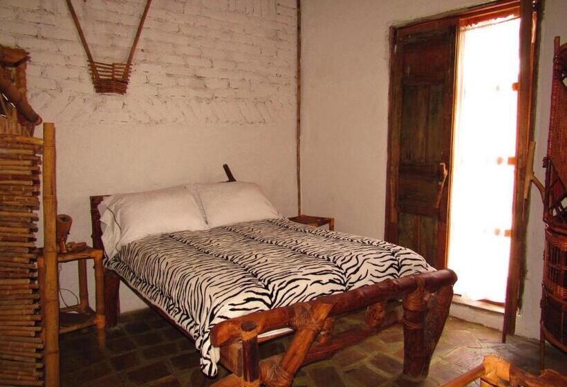 اتاق لوکس, Casa Tarzan