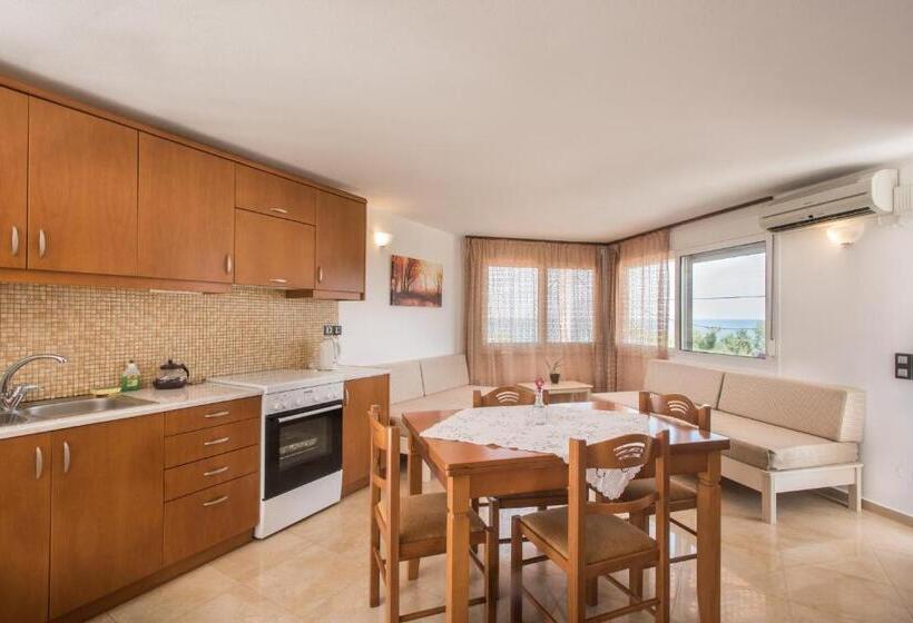 Апартаменты Deluxe 1 Спальня, Mythos Beach Hotel Apartments