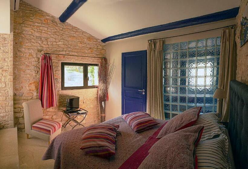 스탠다드 스튜디오, Le Clos Des Amandiers