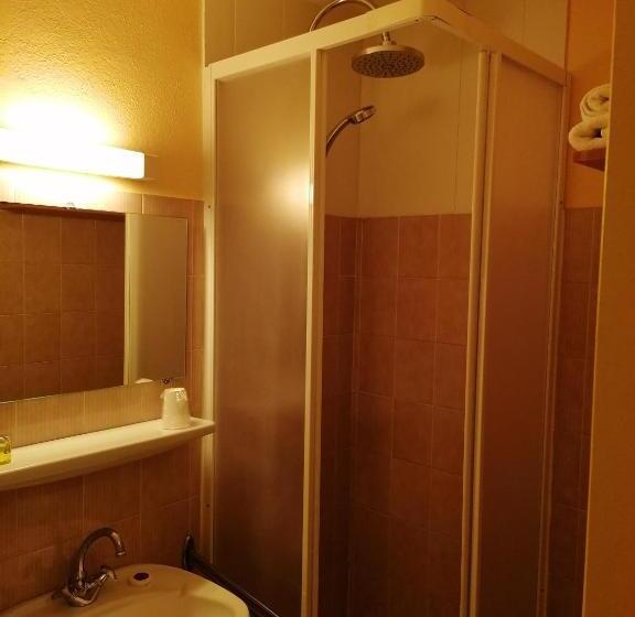 اتاق اکونومی یک تخته, Hôtel Le Lievre Blanc