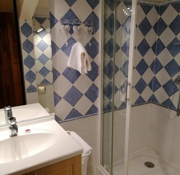 Habitaci�n Est�ndar Abuhardillada, Hôtel Le Lievre Blanc