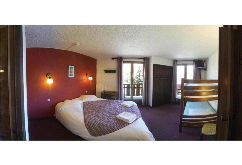 اتاق استاندارد چهارنفره با بالکن, Hôtel Les Gardettes