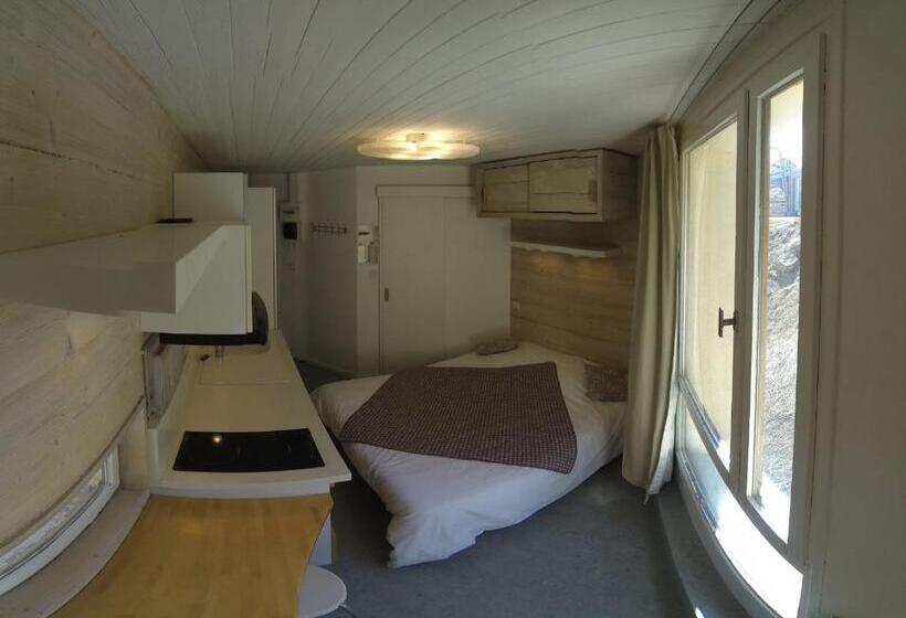 Economy Studio, Hôtel Les Gardettes