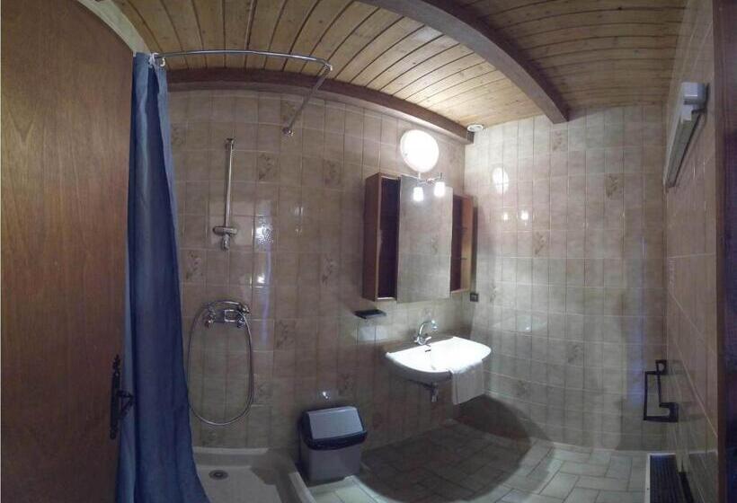 اتاق سوپریور چهار تخته, Hôtel Les Gardettes