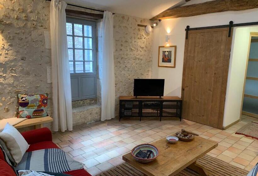 Апартаменты 1 Спальня с Балконом, Repos à Ribérac B&b