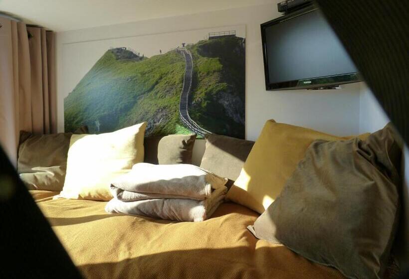 Трехместный Номер Стандарт с Балконом, Aux 500 Diables Eco Lodge