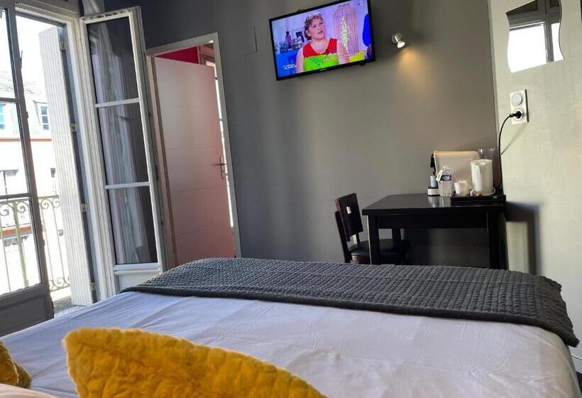 Номер Стандарт, Logis Hotel Castel De Mirambel