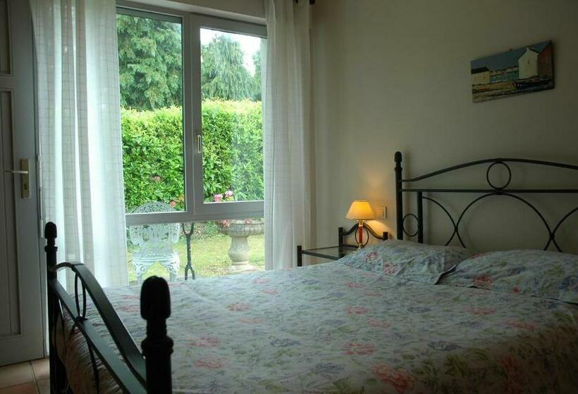 Номер Стандарт, Chambre D Hôtes Mont D Hermine