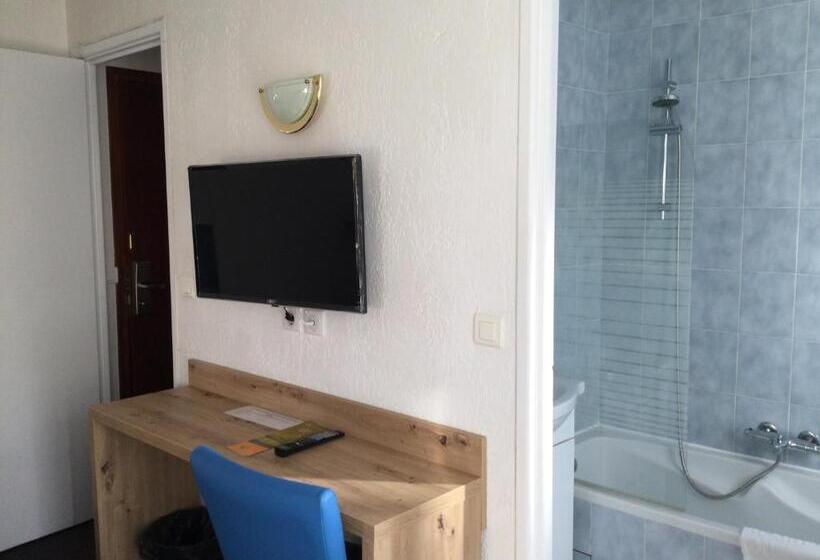 غرفة قياسية مزودة بتراس مطلة على الجبل, Hôtel Le Blainon