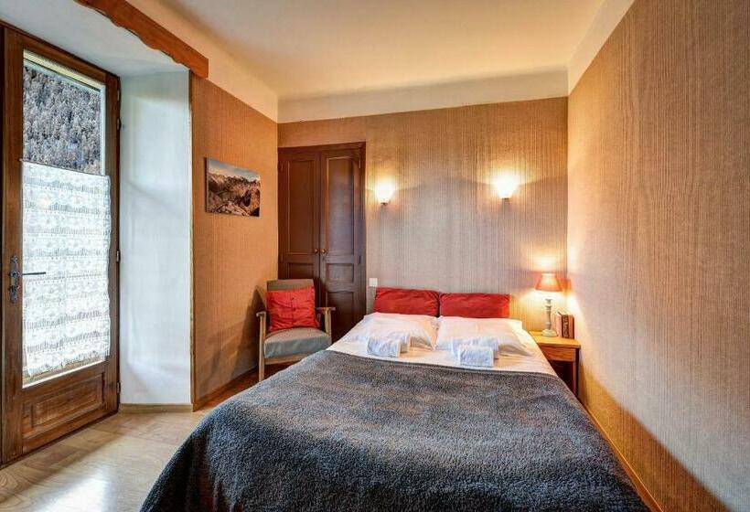 Номер Стандарт, Hôtel Restaurant Gîtes Les 5 Saisons