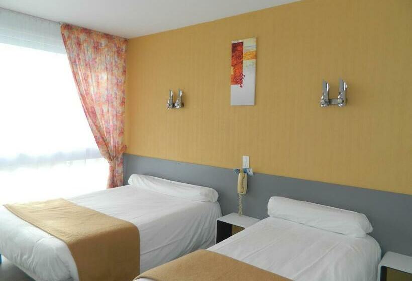 Номер Стандарт Трехместный, Logis Hôtel L Elancèze