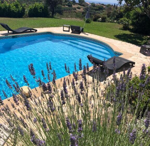 자쿠지 스위트, Villa Antoline