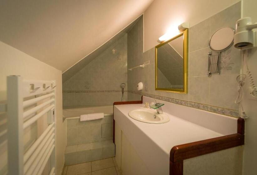 Трехместный Номер Superior, Domaine De Presle Saumur, The Originals Relais
