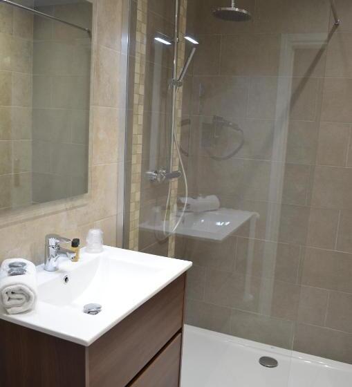 اتاق استاندارد سه تخته با بالکن, Hôtel Edelweiss