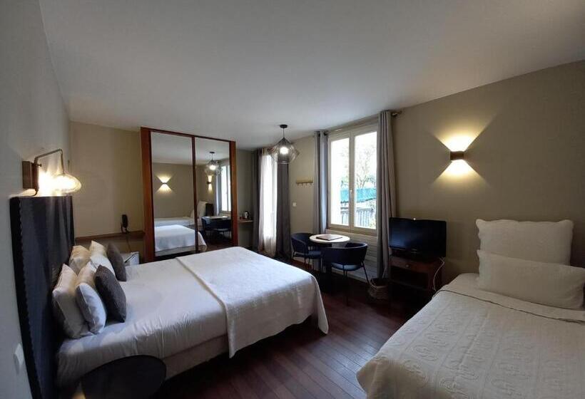 جناح مزود بتراس, La Caravelle