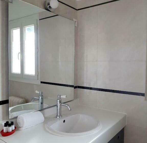 Номер Deluxe, Saint Charles Hôtel & Coliving Biarritz