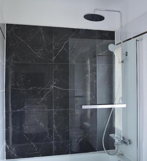 Номер Deluxe, Saint Charles Hôtel & Coliving Biarritz