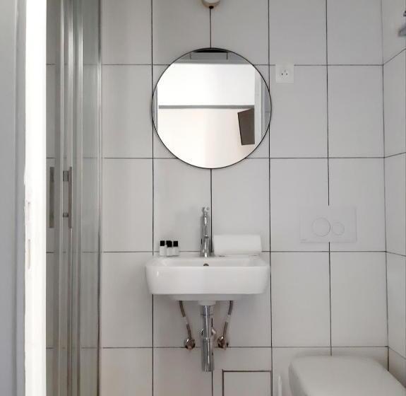 Номер Стандарт, Saint Charles Hôtel & Coliving Biarritz
