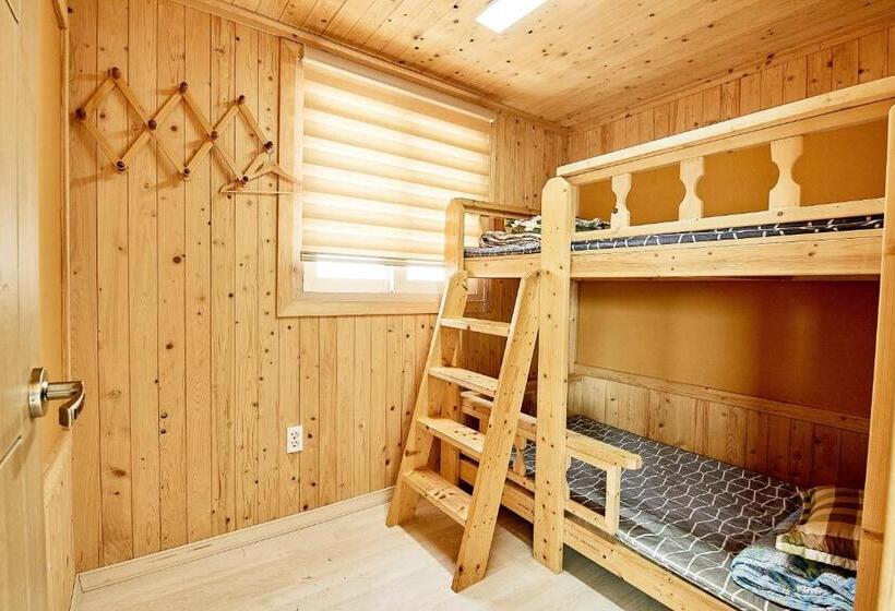 Дом 3 Спальни, Jeju Haebaragi Pension