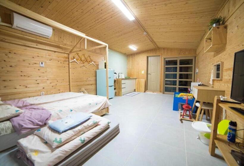 Дом 1 Спальня, Jeju Haebaragi Pension