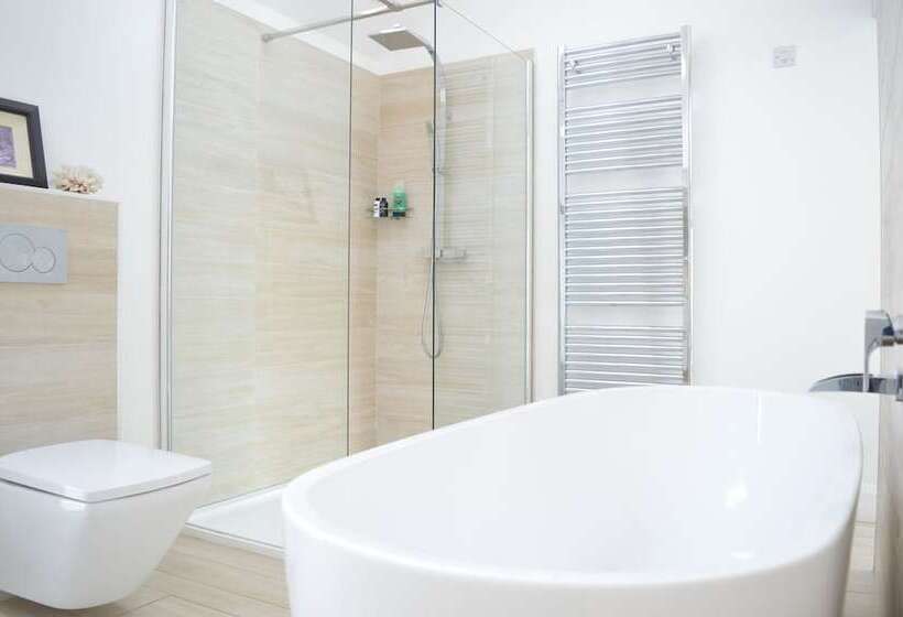 اتاق لوکس با چشم‌انداز باغ, Pier39portrush Adult Only
