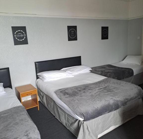 חדר משפחתי, Sheridans Budget Accomodation