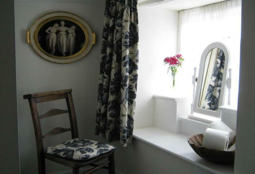 디럭스 룸, Holly Tree B&b