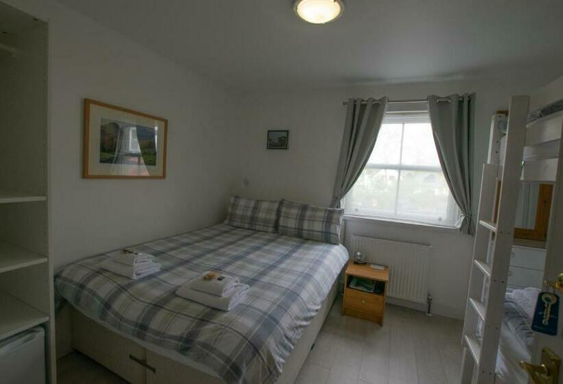 اتاق خانوادگی, Corran Bunkhouse