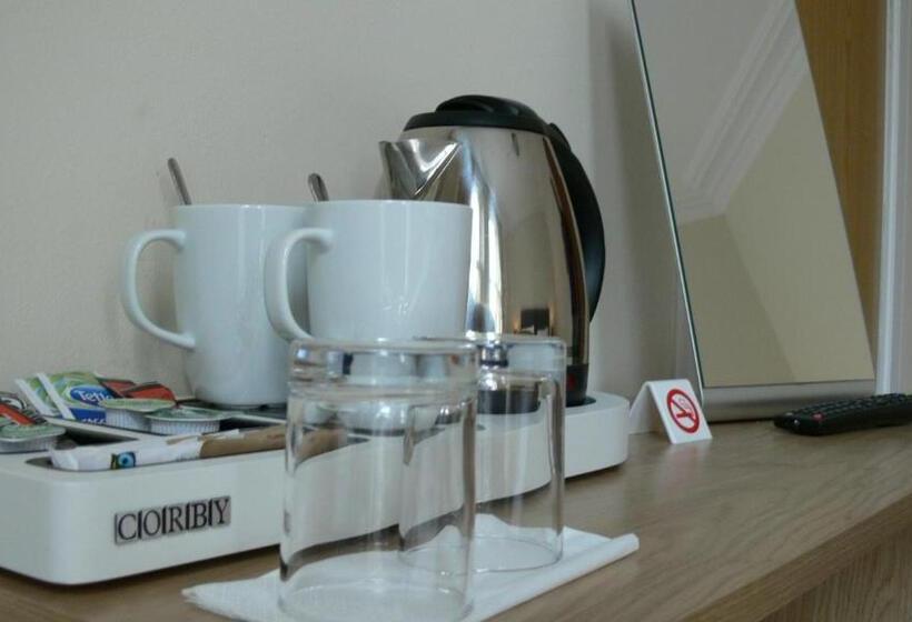 Семейный Номер, The Home Arms Guesthouse