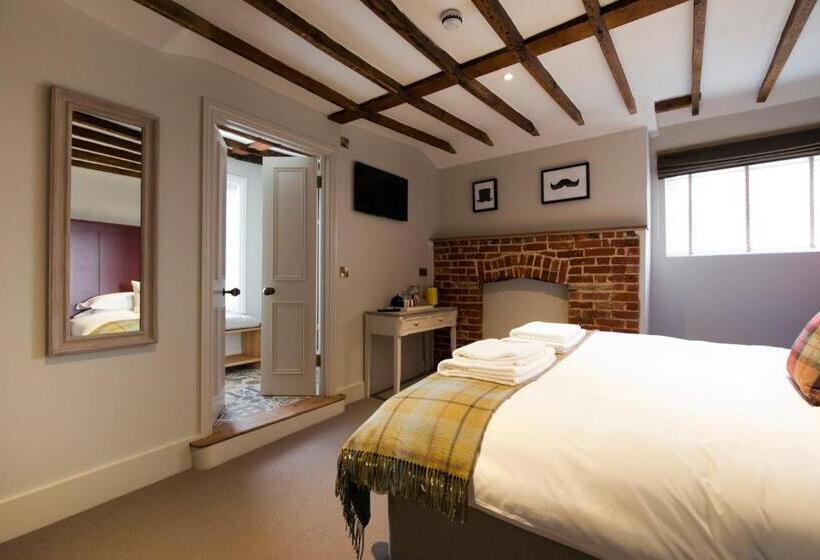 غرفة قياسية سرير كينج, The Coach House