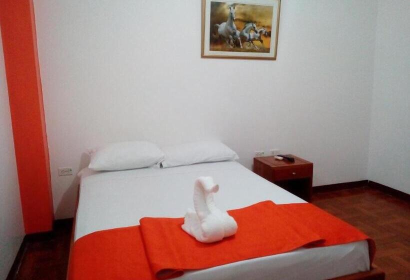 Quarto Estandar, Hostal El Pinzón