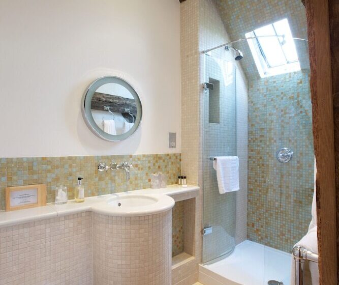 Номер Deluxe, Eckington Manor