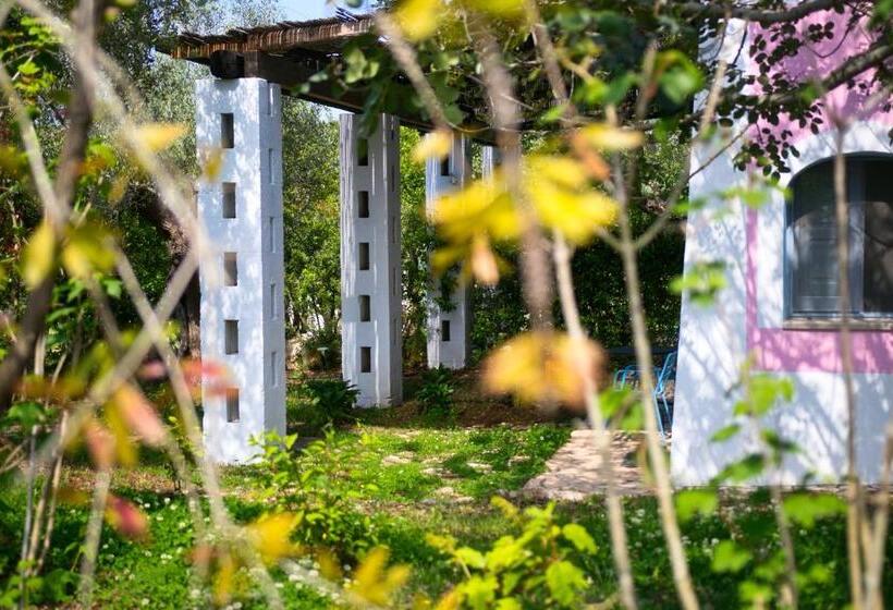 Трехместный Номер Стандарт Вид на Сад, Masseria Trullo Sovrano Exclusive B&b