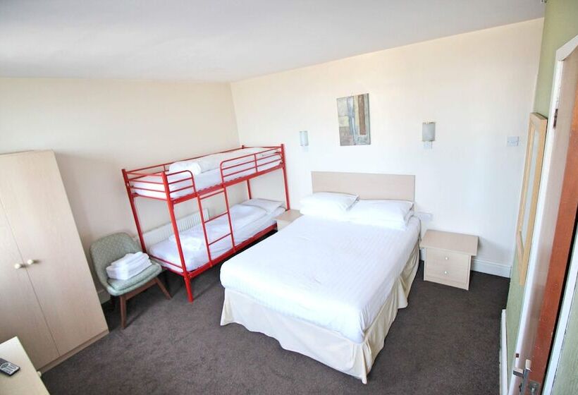 Семейный Номер, The Colwyn   Near Pleasure Beach