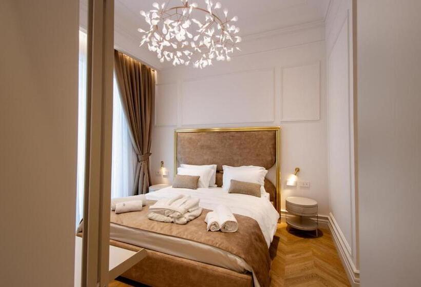 اتاق لوکس, The Crown Boutique Hotel & Spa