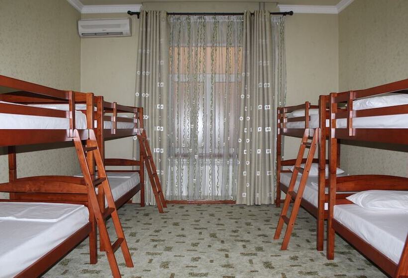 تختخواب در اتاق مشترک, Green House Hostel