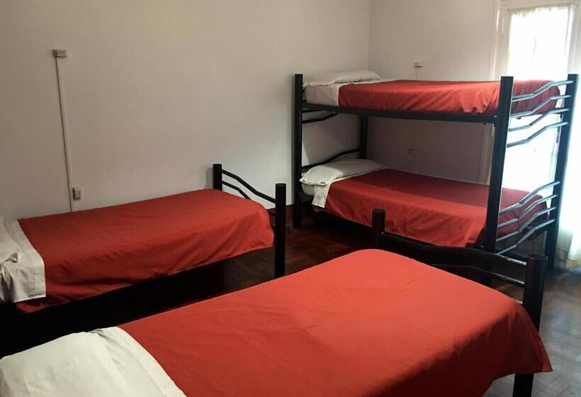 اتاق استاندارد چهار تخته, Hostel Lagares