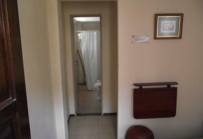 سرير فى غرفة مشتركه, San Diego