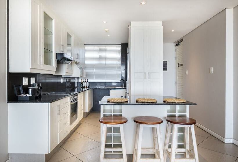 Апартаменты Deluxe 2 Спальни Вид на Море, Point Waterfront Apartments