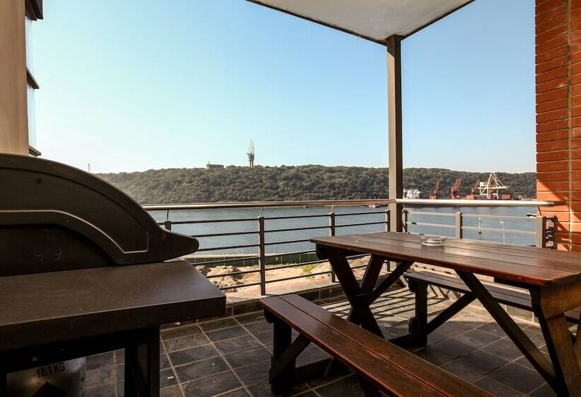 Апартаменты Deluxe 2 Спальни, Point Waterfront Apartments