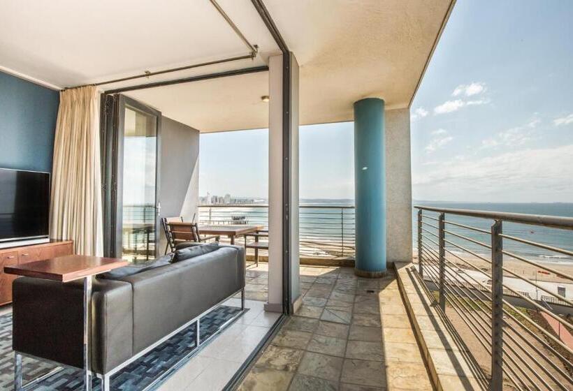 Superior 3-bedroom flat with sea view, Point Waterfront Apartments