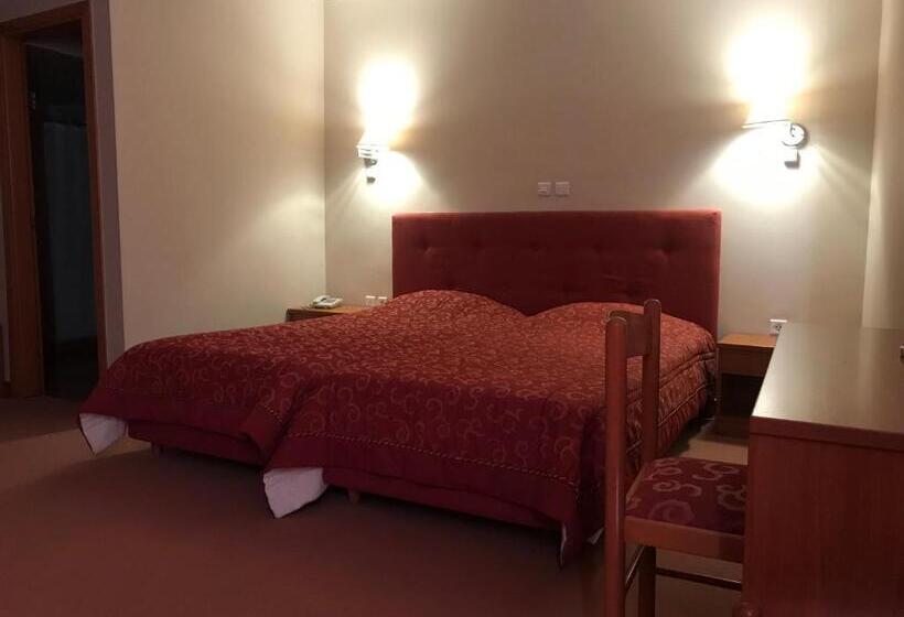 Трехместный Номер Deluxe, Plaza
