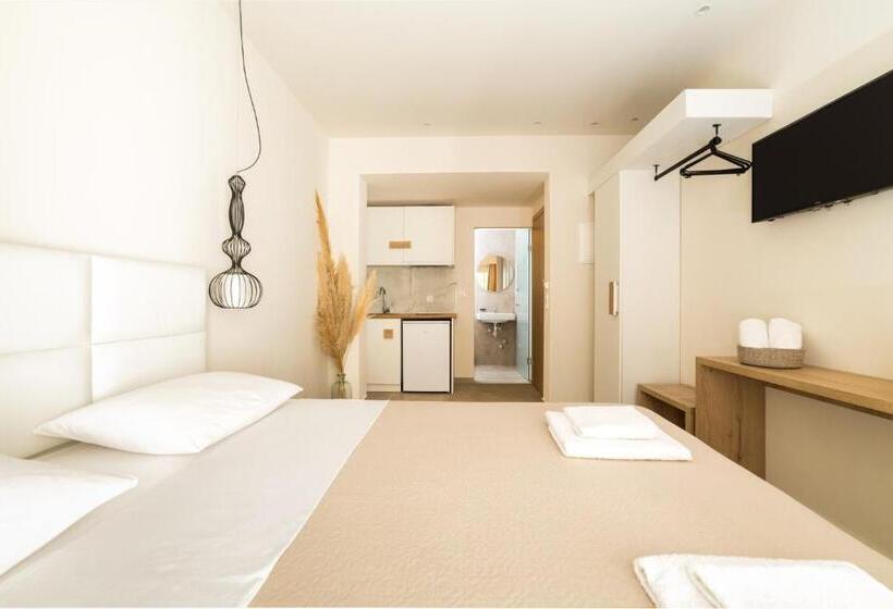 Номер Стандарт, Mystery Suites & Apartments