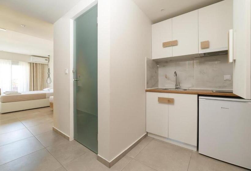 Полулюкс, Mystery Suites & Apartments