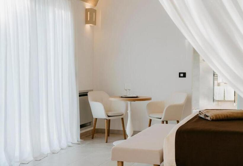 Люкс с Бассейном, Masseria Muntibianchi Agriresort Restaurant & Spa