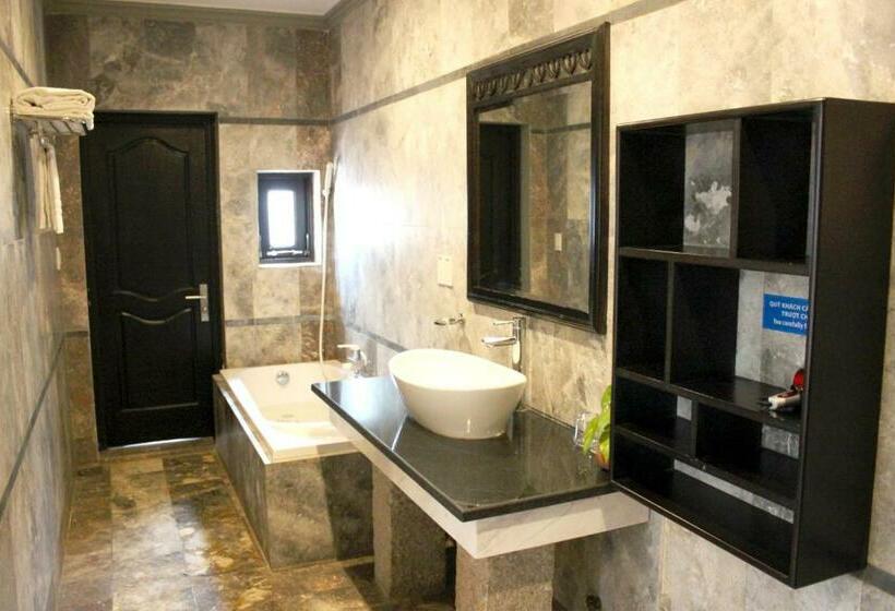 بانگلوی استاندارد, Champa Resort & Spa