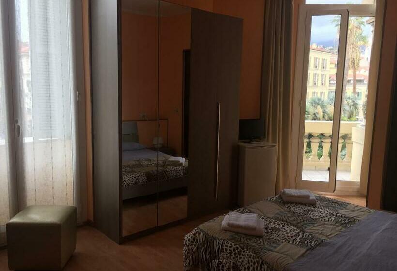 اتاق استاندارد سه تخته با بالکن, Locanda Beatrice