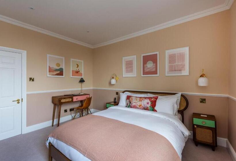 高级大房间, The George