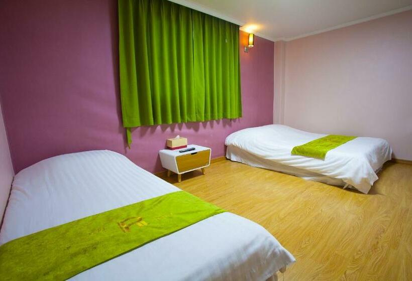 스탠다드 트리플 룸, Jeju R Hotel & Guesthouse