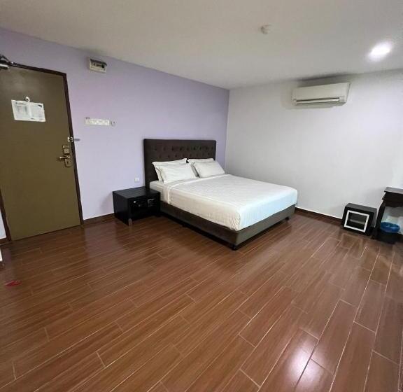 带大床的行政房间, Elmark Hotel Johor
